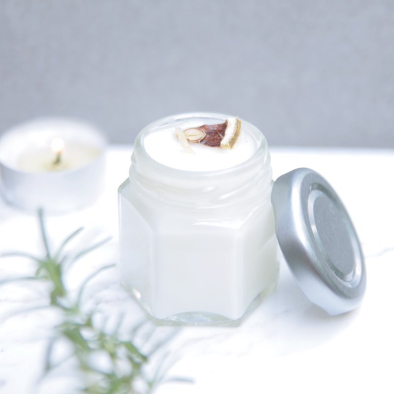 旅行的意义 夏季舒爽驱蚊 干燥花　手工大豆蜡烛 加盖旅行用 香茅、柠檬、甜橙、迷迭香 小款35g - 防蚊用品 - 蜡 绿色