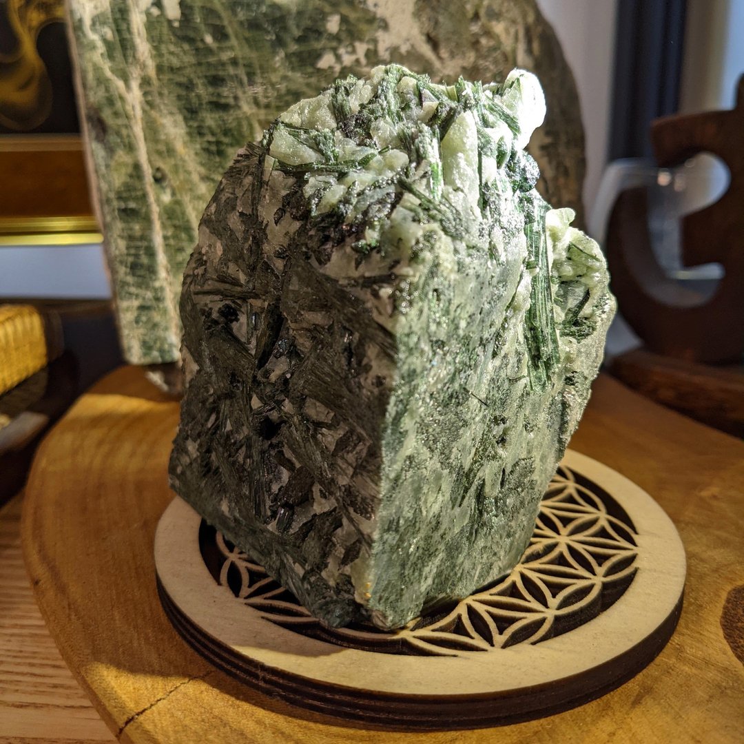 【晶石摆件】绿龙晶原石摆件 / 家居 办工室布置 - 摆饰 - 水晶 绿色