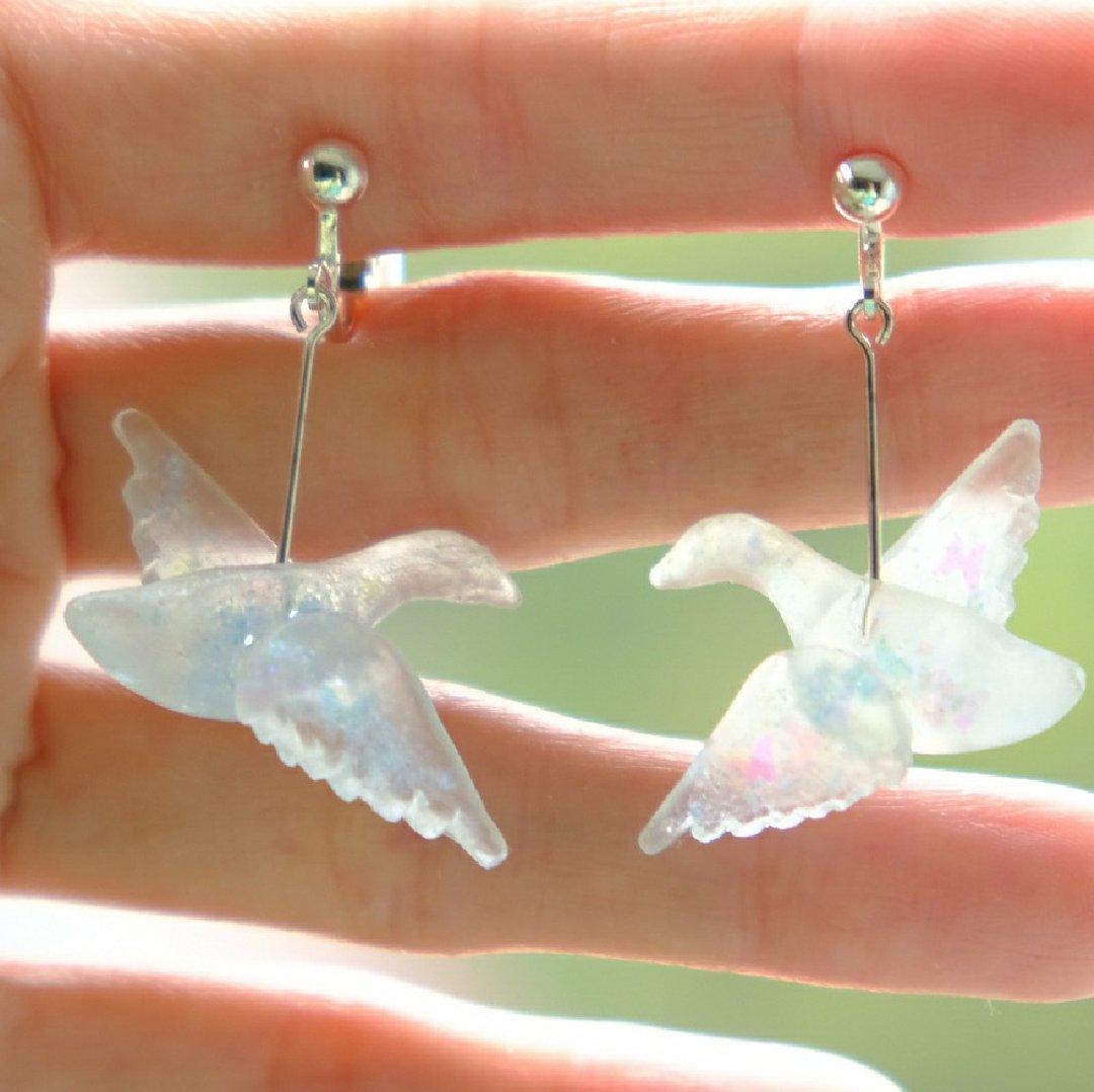 【肩に降り】Snow Angel Ear Rings by ETPLANT - 耳环/耳夹 - 树脂 白色