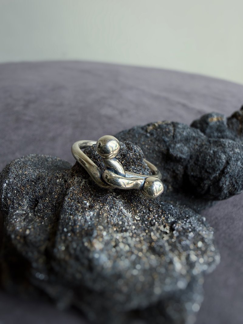 savageness 天道家 | 圆球扭结 活动戒 925银戒指 纯银 孤品 - 戒指 - 纯银 银色