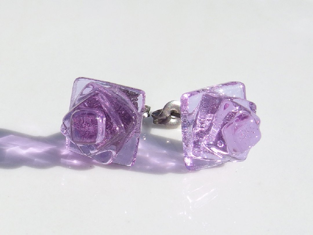 Glass rose (rose [magic]) titanium earrings / Clip-On[metal fittings can be selected] [made-to-order] - 耳环/耳夹 - 玻璃 紫色