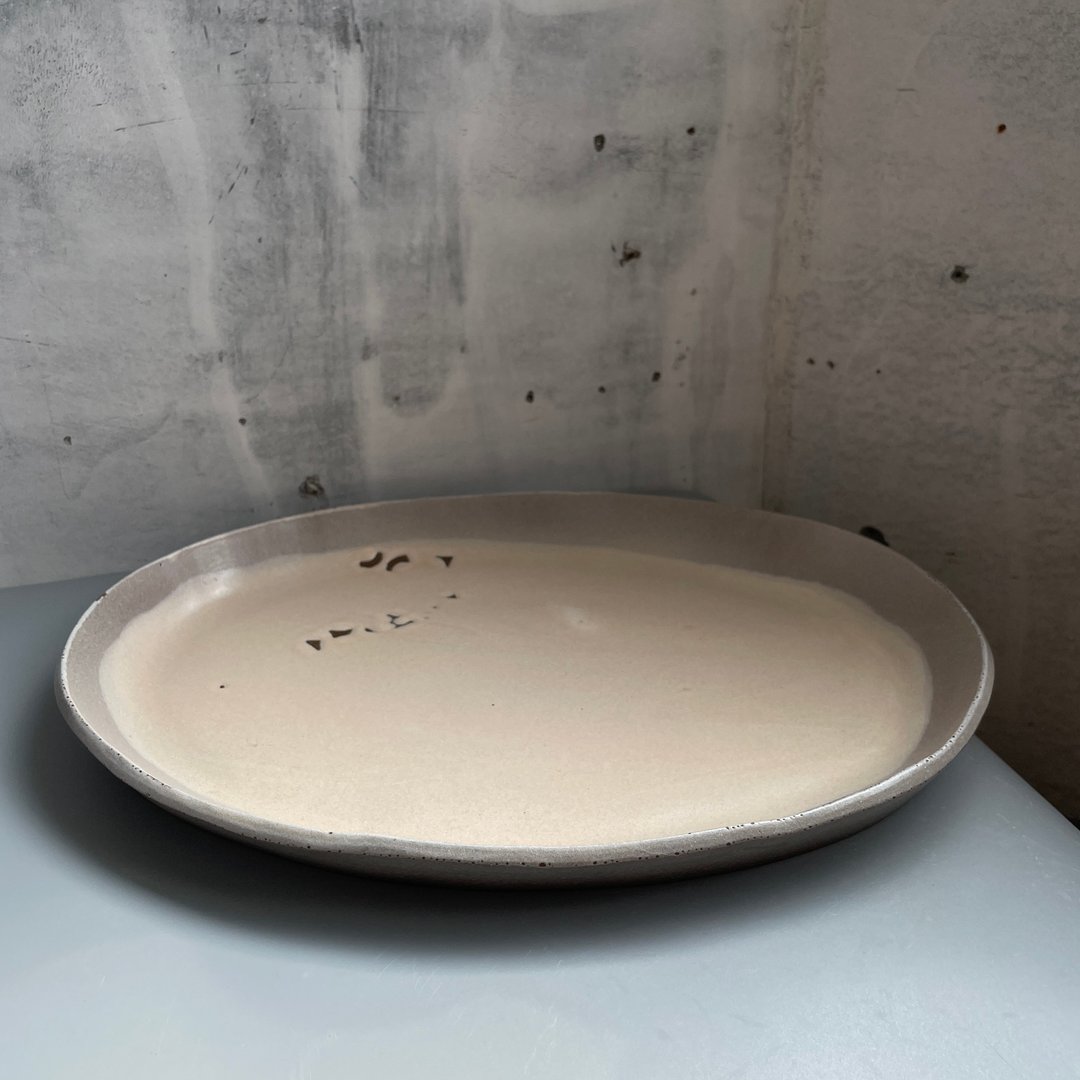 @studio_florero 缩釉椭圆陶盘 - 盘子/餐盘/盘架 - 陶 卡其色
