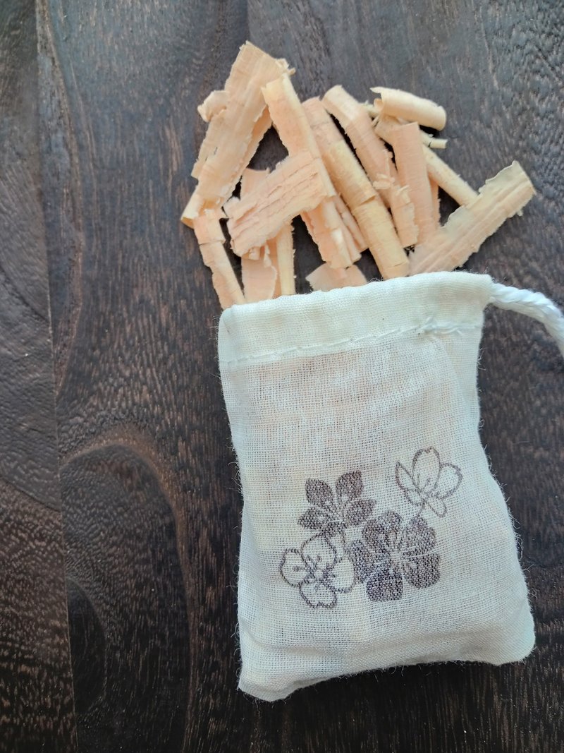 青森 Hiba 香囊 5 件套 檜葉 樱花 香薰 除湿除臭宠物驱虫剂 - 露营用品 - 棉．麻 白色
