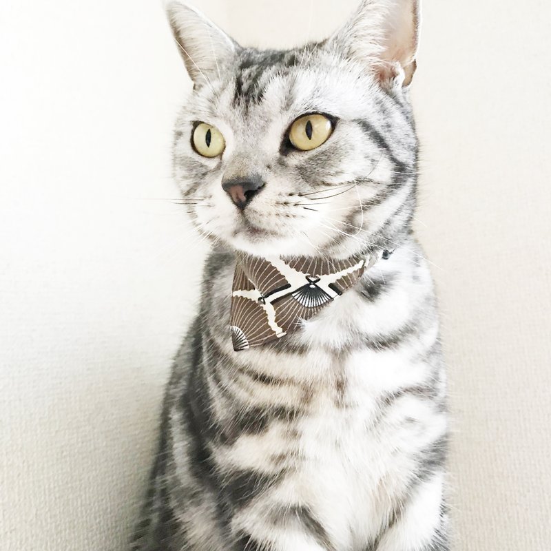 Fan Pattern Cat Bandana Collar Safety Buckle Safety Collar - 项圈/牵绳 - 棉．麻 白色