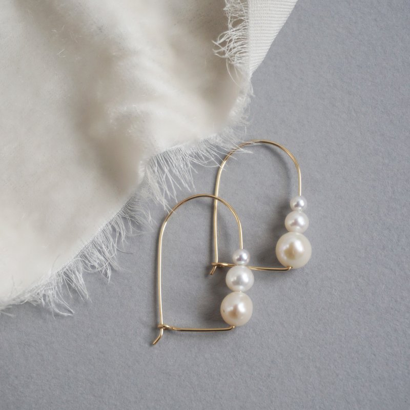 天然正圆淡水珍珠耳环 注金耳环 14Kgf -Dome Gradient  earrings - 耳环/耳夹 - 珍珠 白色