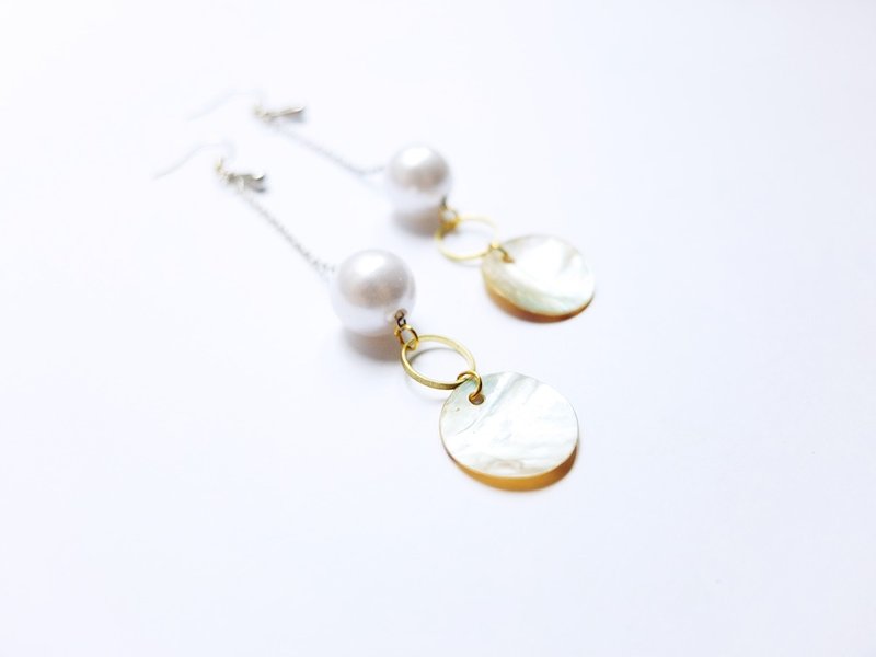 Little Witch | 黄铜贝月 | 耳环/耳夹 | 垂坠式 - 耳环/耳夹 - 其他材质 金色