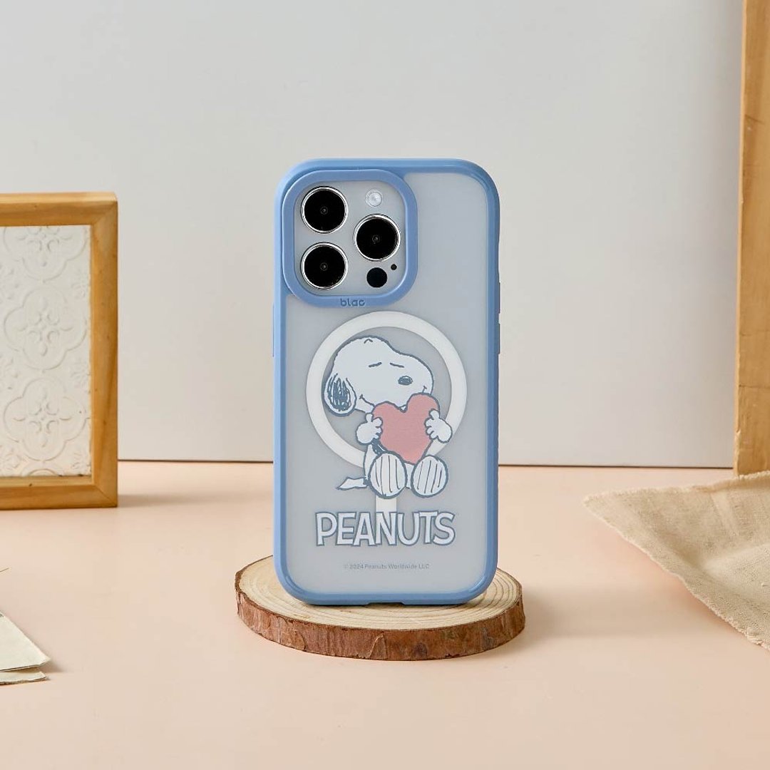 SNOOPY史努比拥抱爱心极光雾透MagSafe iPhone手机壳 - 手机壳/手机套 - 塑料 多色