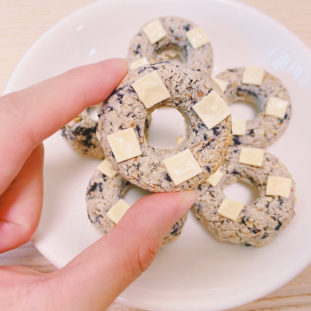 【酥脆口感】起司蓝莓甜甜圈 100g - 零食/点心 - 新鲜食材 粉红色