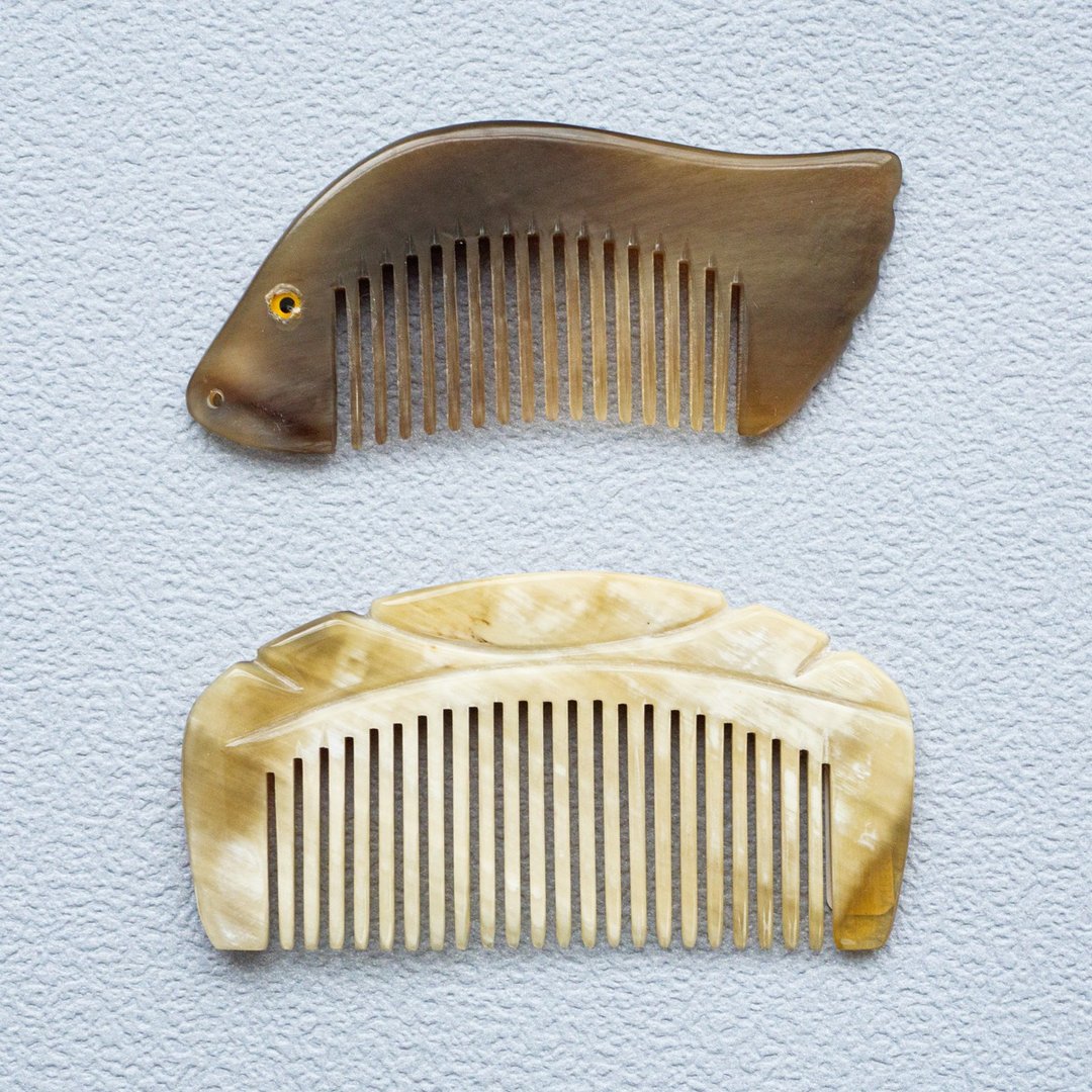 buffalo horn comb / fish - 彩妆刷具/镜子/梳子 - 其他材质 