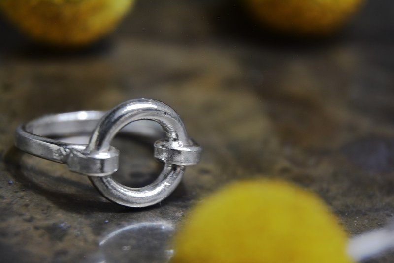 圆扣纯银戒指 - 戒指 - 其他金属 银色