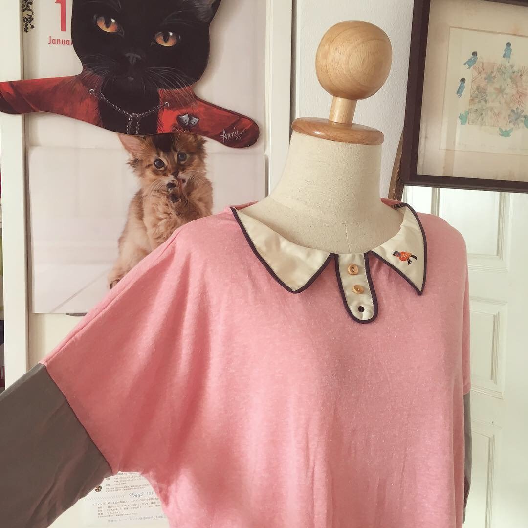 Cute Birdie handmade collar on pale red pink cropped tee / t-shirt / tee / top / - 女装 T 恤 - 棉 粉红色