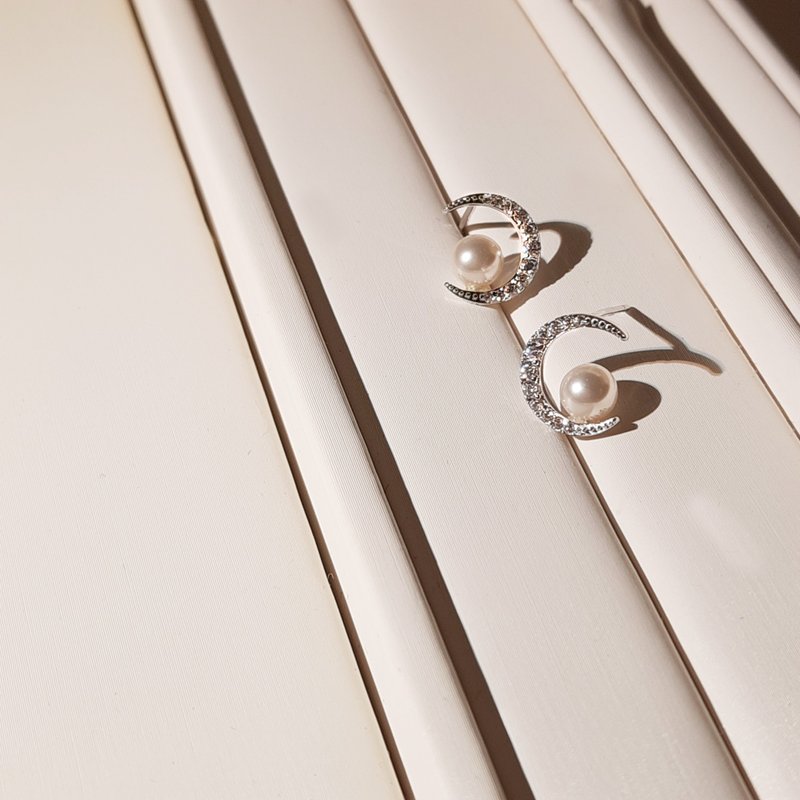 5mm贝珍珠925纯银耳环/珍珠耳环 锆石 轻奢 贴耳 针式 礼物 - 耳环/耳夹 - 珍珠 银色