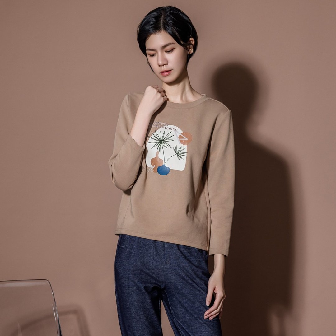 【MEDUSA】驼色花瓶烫图长袖T恤(M-XL) | 女休闲上衣 长袖T恤 - 女装 T 恤 - 其他人造纤维 卡其色