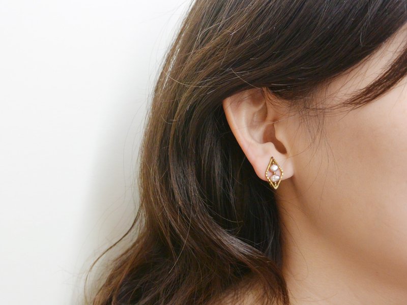 在金星上旅行-珍珠与海浪 - 耳环/耳夹 - 其他金属 粉红色