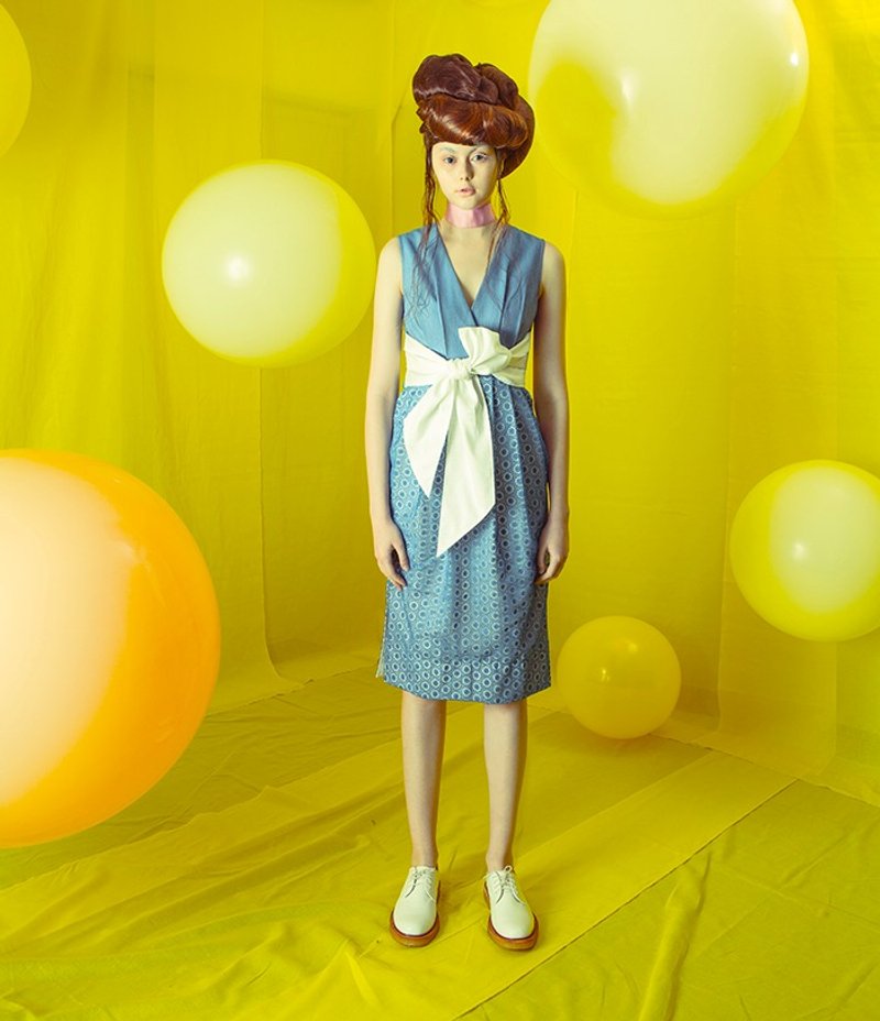 Envol Avec Ning 无袖蓝花蝴蝶结洋装 - 洋装/连衣裙 - 其他材质 蓝色