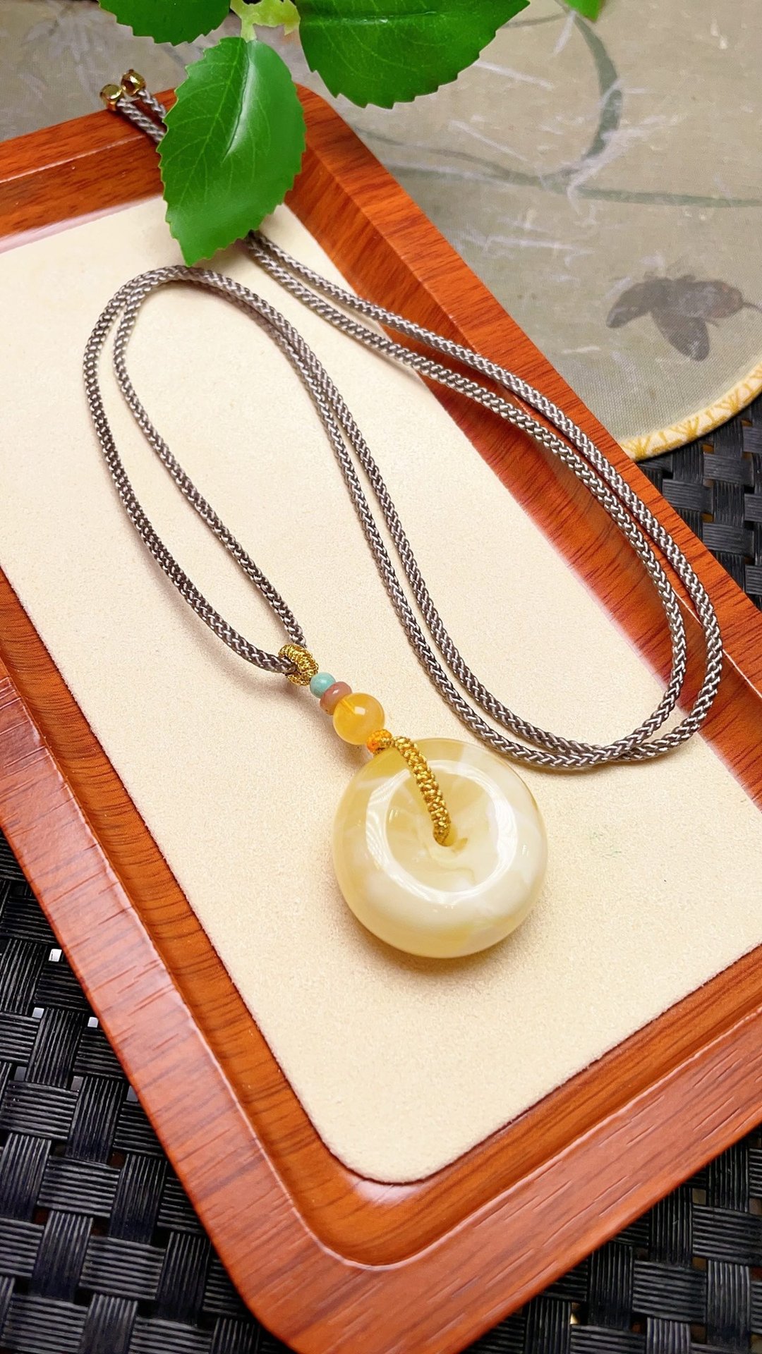 原创手工定制天然蜜蜡平安扣吊坠 色泽油润 规格26.5×14.2mm - 吊饰 - 水晶 