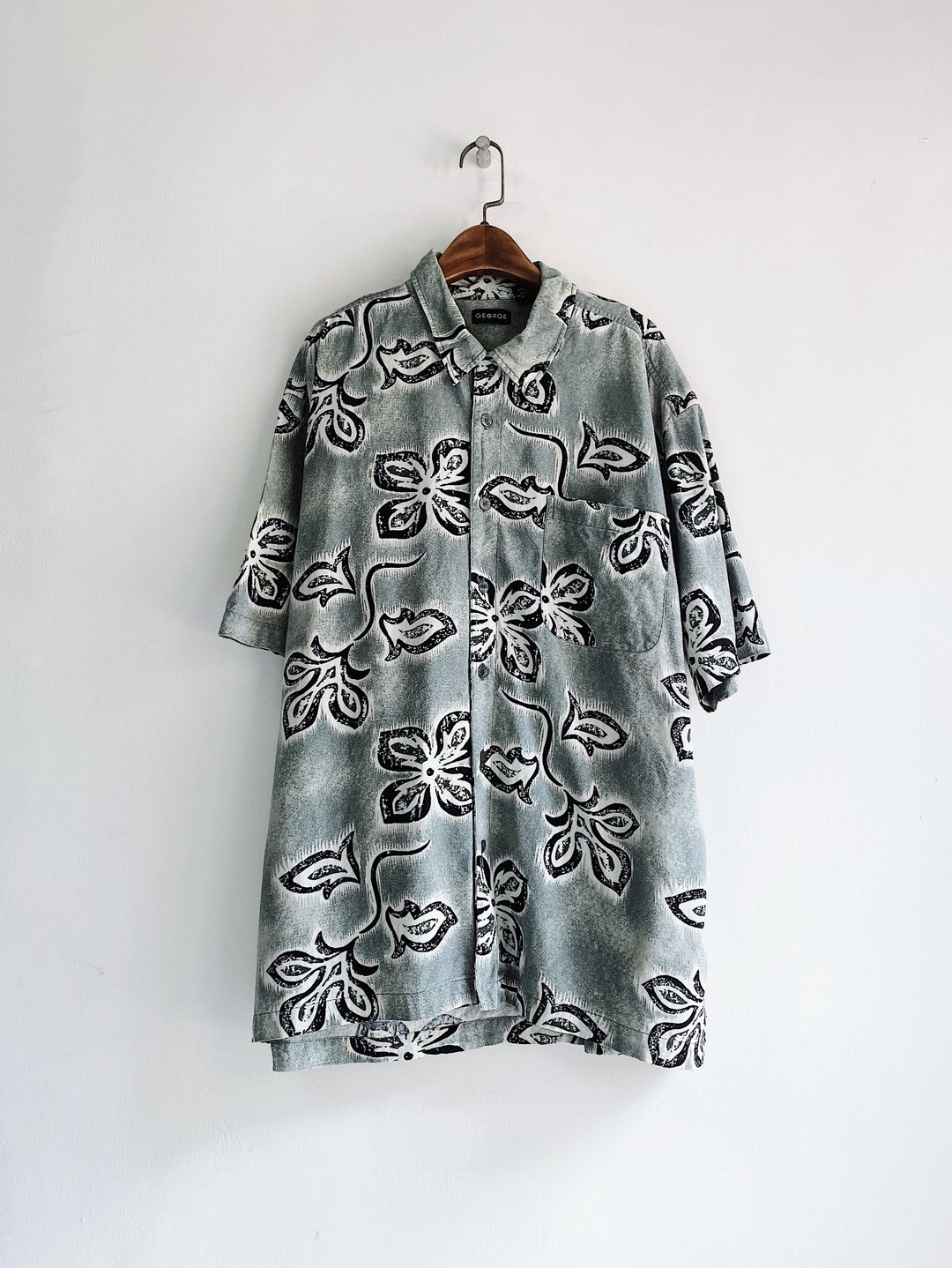 墨灰绿大花满版图腾 古着丝夏威夷衬衫上衣 vintage Aloha Shirt - 女装衬衫 - 丝．绢 绿色