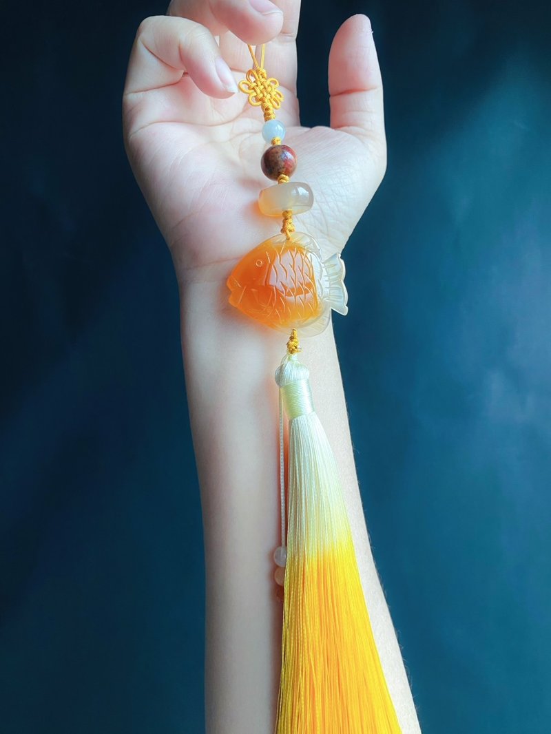 孤品 老玛瑙 鱼 天然翡翠 东菱玉 设计款 礼物 包挂 车挂 - 吊饰 - 玉石 黄色