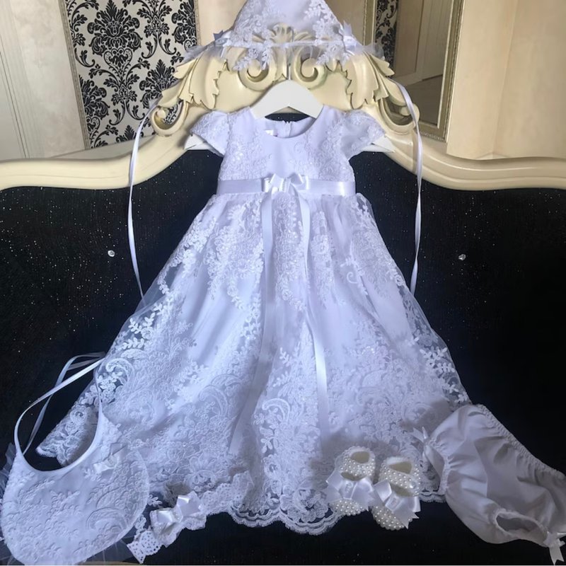 White lace outfit for baby girl: dress, headband, bonnet, bib, panties, shoes. - 童装礼服/连衣裙 - 其他材质 白色