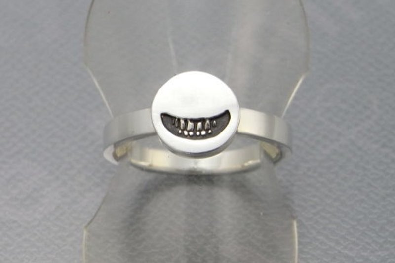 smile stamp ring 2_S (s_m-R.12) ( 微笑 笑靥 笑脸 銀 戒指 指环 刻印 刻章) - 戒指 - 纯银 银色