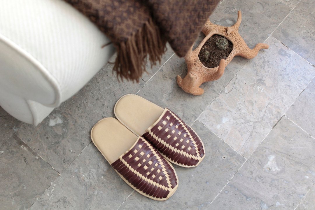 Mexican huarache styles room shoes, Brown X dot - 室内拖鞋 - 真皮 咖啡色