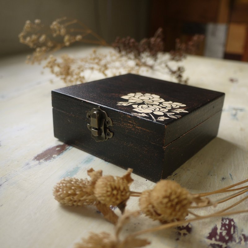 手工制作珠宝盒-玫瑰 首饰盒 仿锻造 木作 松木 职人手作 送礼 - 收纳用品 - 木头 金色