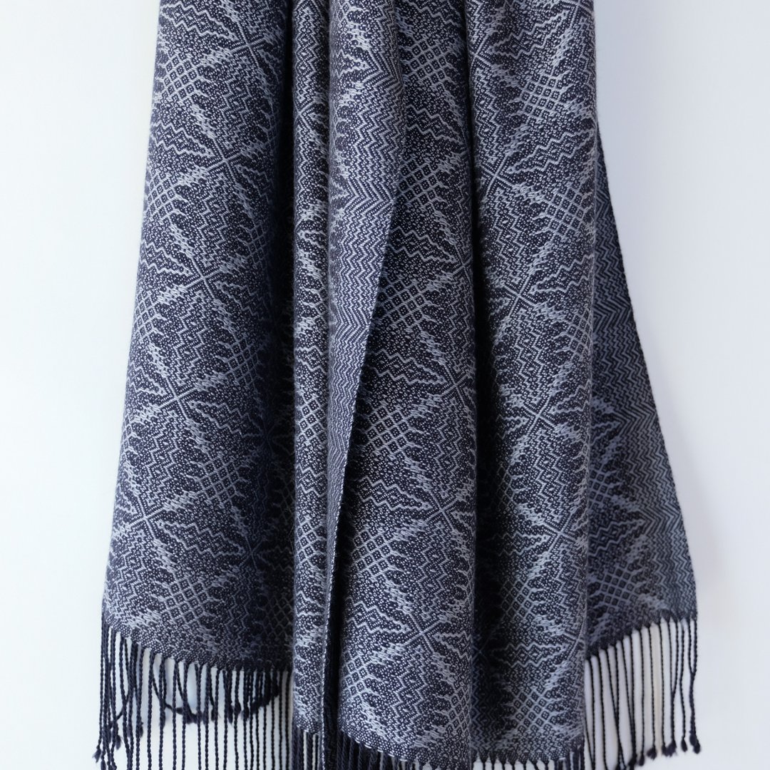 Cashmere 手工编织喀什米尔丝绸披肩【柊华05】 - 围巾/披肩 - 丝．绢 灰色