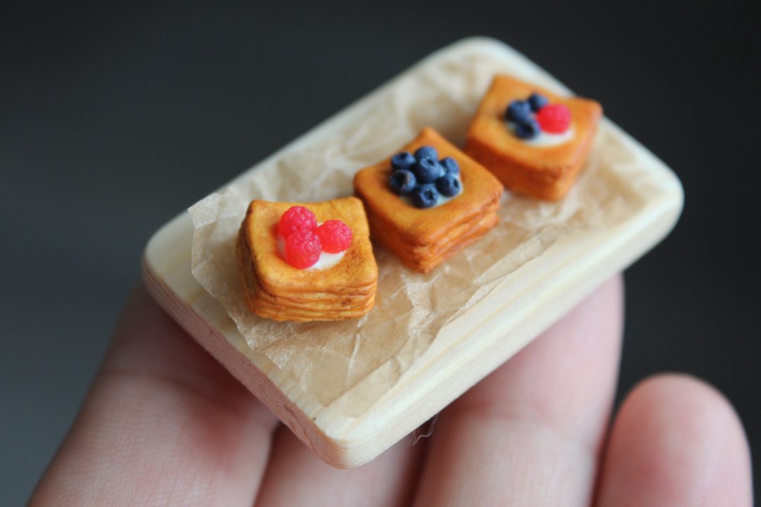 Miniature Puff Pastry Fruit Tarts, dollhouse miniature food - 玩偶/公仔 - 其他材质 多色