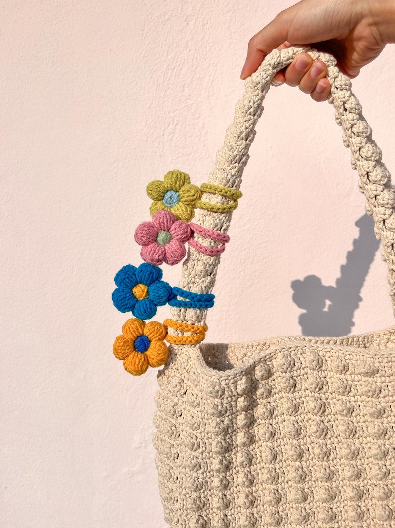 Puff 3D flower, Keychain, Bag Accessories, Crochet flower - 钥匙链/钥匙包 - 其他材质 多色