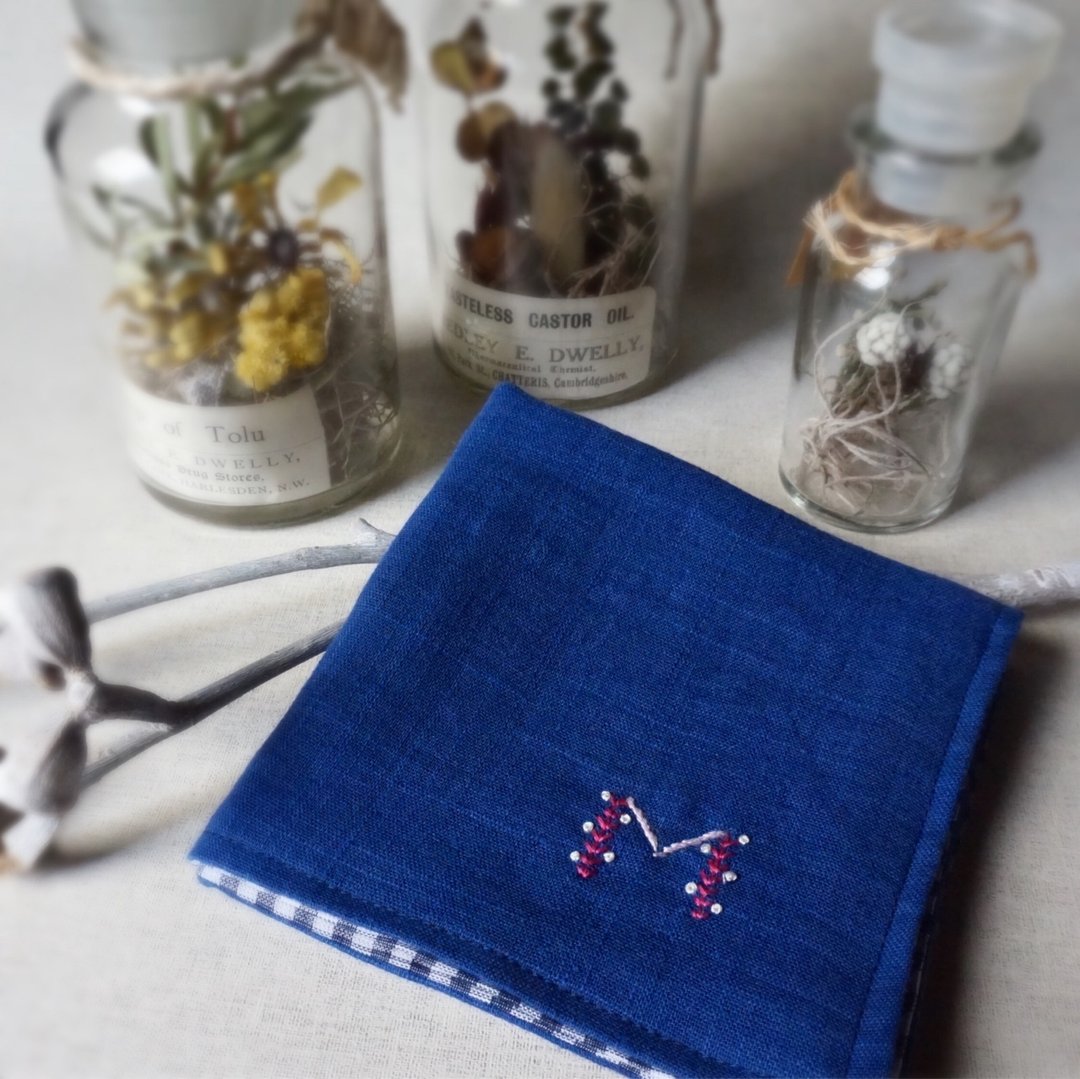 Hand embroidered quadruple gauze handkerchief initialA~Z 3(order-receiving - 手帕/方巾 - 棉．麻 蓝色