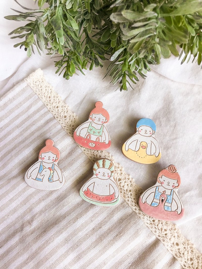 游泳圈 别针 - 胸针 - 陶 多色