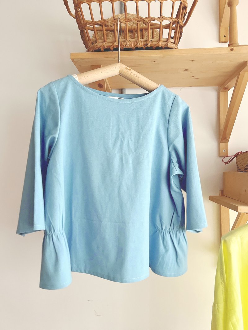 心花系列-浅蓝抽皱舒服棉麻五分袖上衣 - 女装上衣 - 棉．麻 蓝色