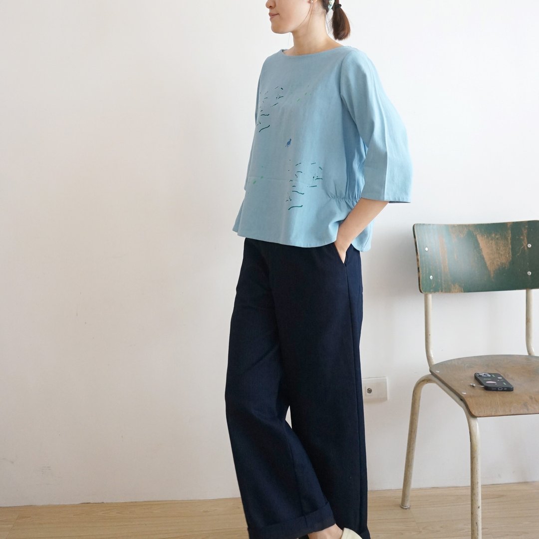 心花系列 - 浅蓝抽皱舒服棉麻五分袖上衣 - 女装上衣 - 棉 蓝色