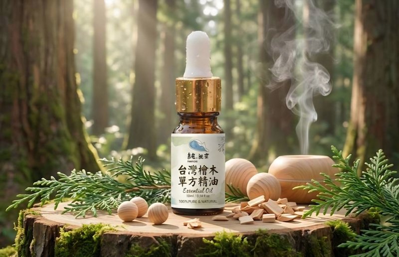 台湾黄桧木单方精油 - 来自迷雾森林的安神帖 - 香薰/精油/线香 - 精油 咖啡色