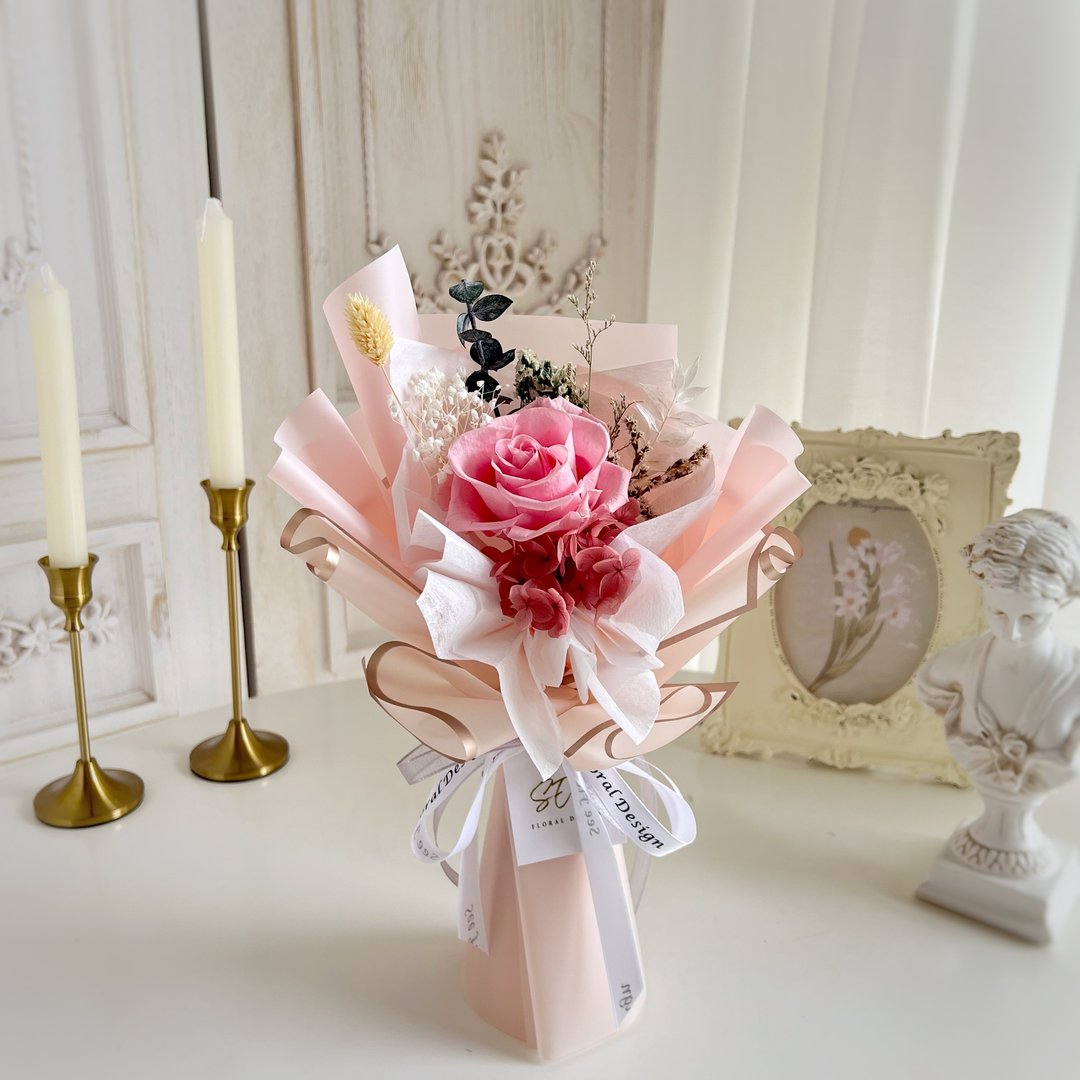 SEE Floral Design 动情的粉不凋玫瑰花束 - 干燥花/捧花 - 植物．花 
