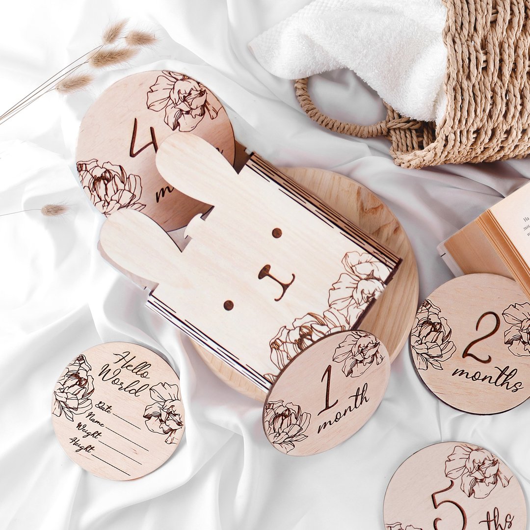 Baby Monthly milestone, Name blanket, Baby milestone Cards, Birth Milestone Disc - 满月礼盒 - 木头 