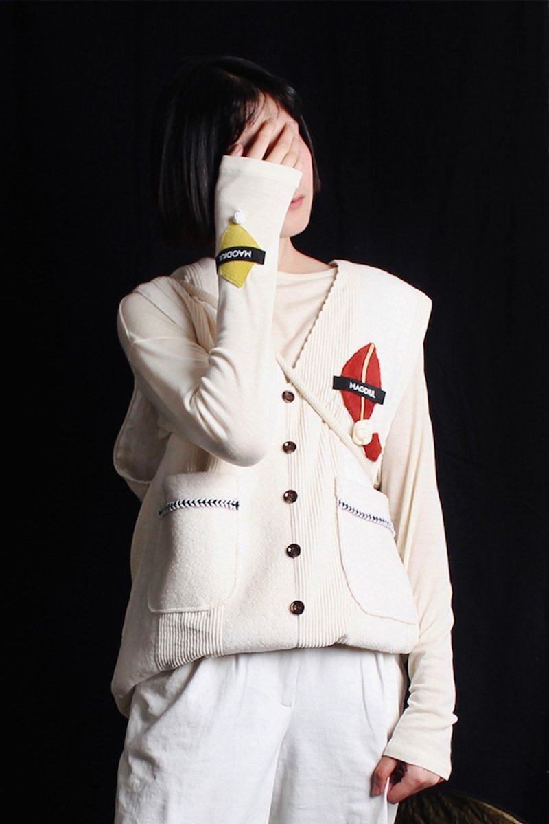 MAODIUL贴布羊毛灯芯绒拼接材质设计感保暖祖母背心马甲 - 女装背心 - 棉．麻 白色