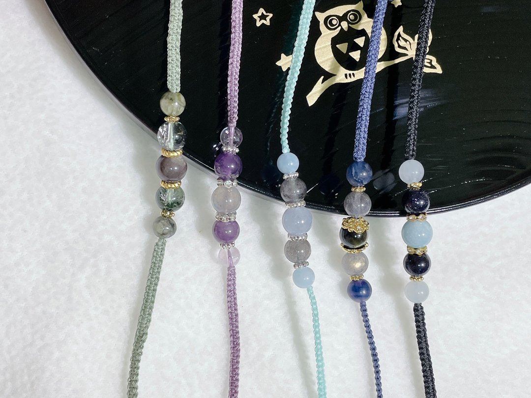 水晶手绳 蜡线编织 手作饰品 - 手链/手环 - 水晶 多色