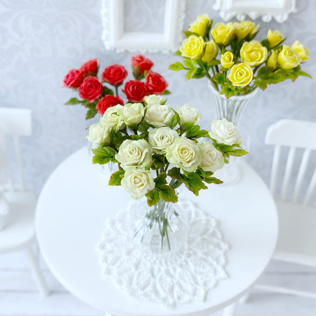 Miniature White roses Flowers for dolls and dollhouse Scale 1:6, 1:12 - 玩偶/公仔 - 陶 白色