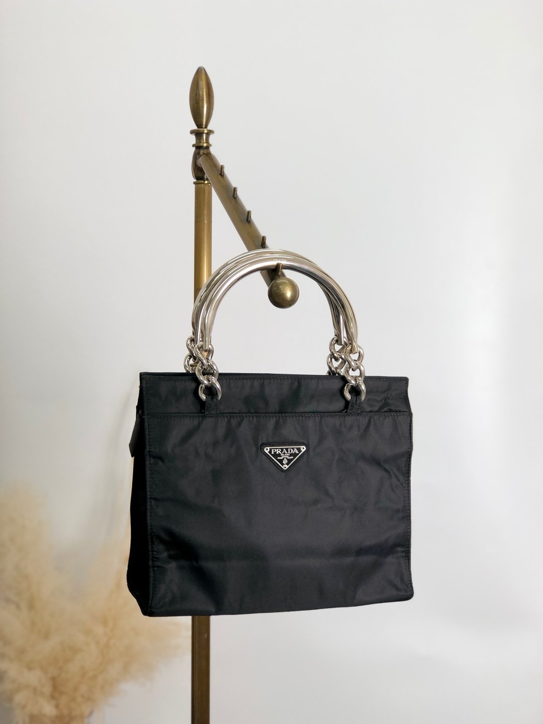 【 日本直送 名牌中古包 】PRADA 普拉达 手提包 黑色 银色 三角标志 尼龙 金属提把 vintage 5usfgw - 手提包/手提袋 - 尼龙 黑色
