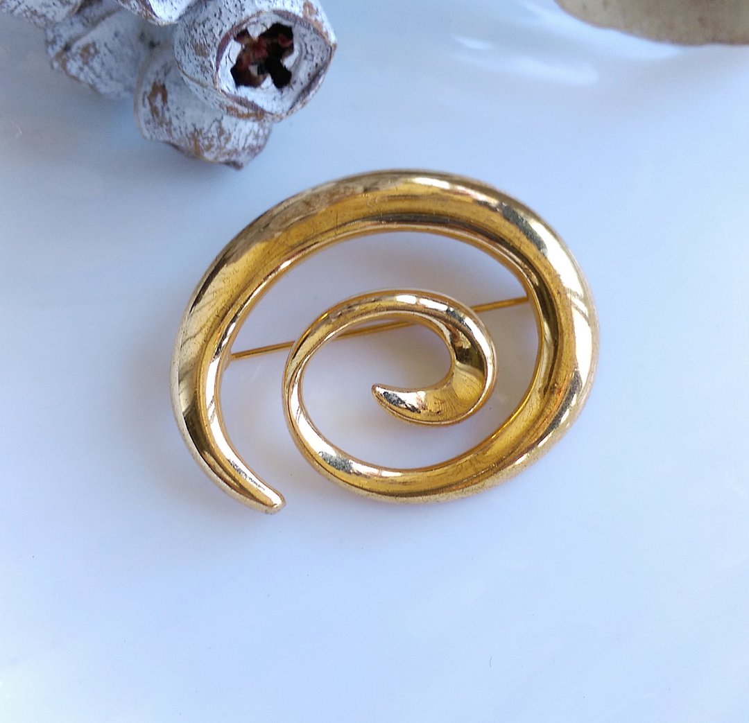 Vintage Jewelry Napier 金色调 简约 漩涡 别针 胸针 - 徽章/别针 - 其他金属 金色