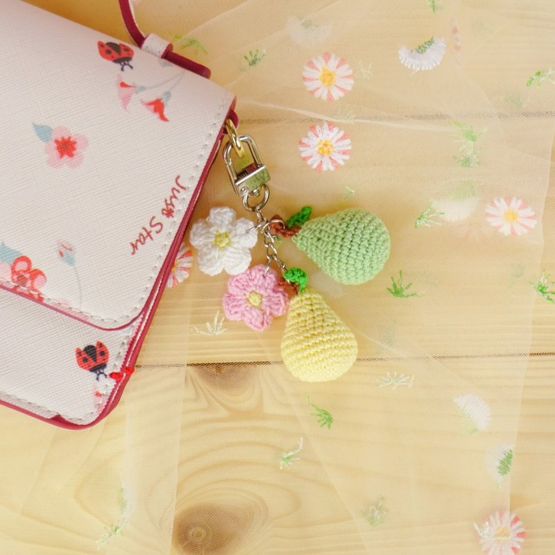 pear keychain charm zipper  key ring key chain bag charm handmade gift - 吊饰 - 棉．麻 绿色