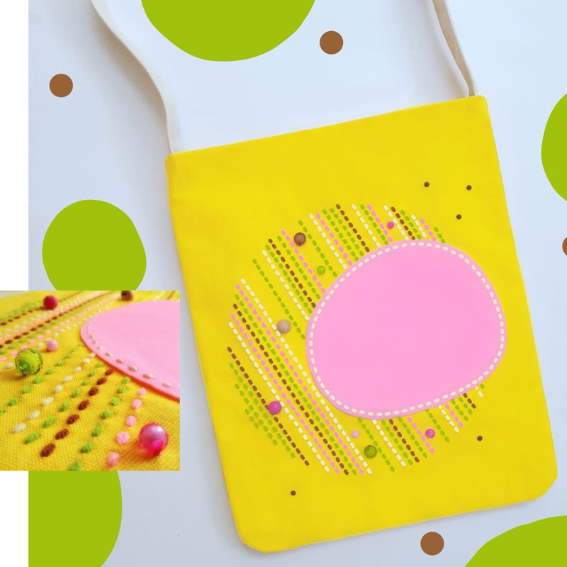 手工刺绣托特包，14盎司帆布材质，独特设计，尺寸 12x15 英寸。 - 手提包/手提袋 - 绣线 