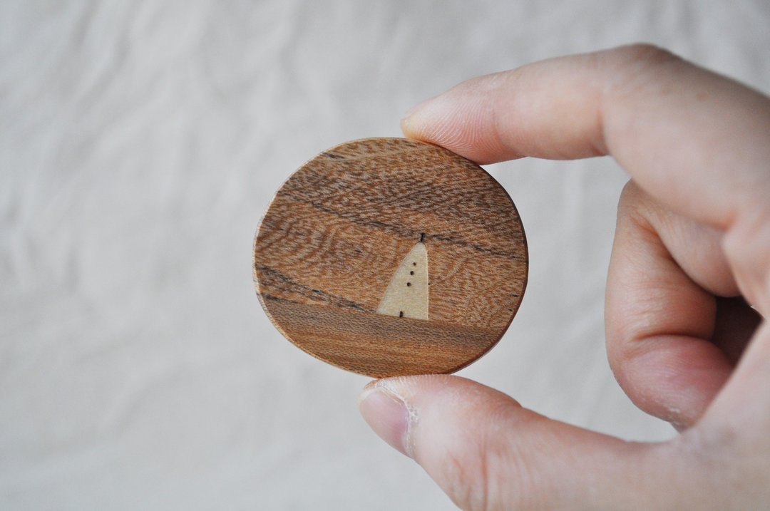 Travel landscape brooch 3 - 胸针 - 木头 