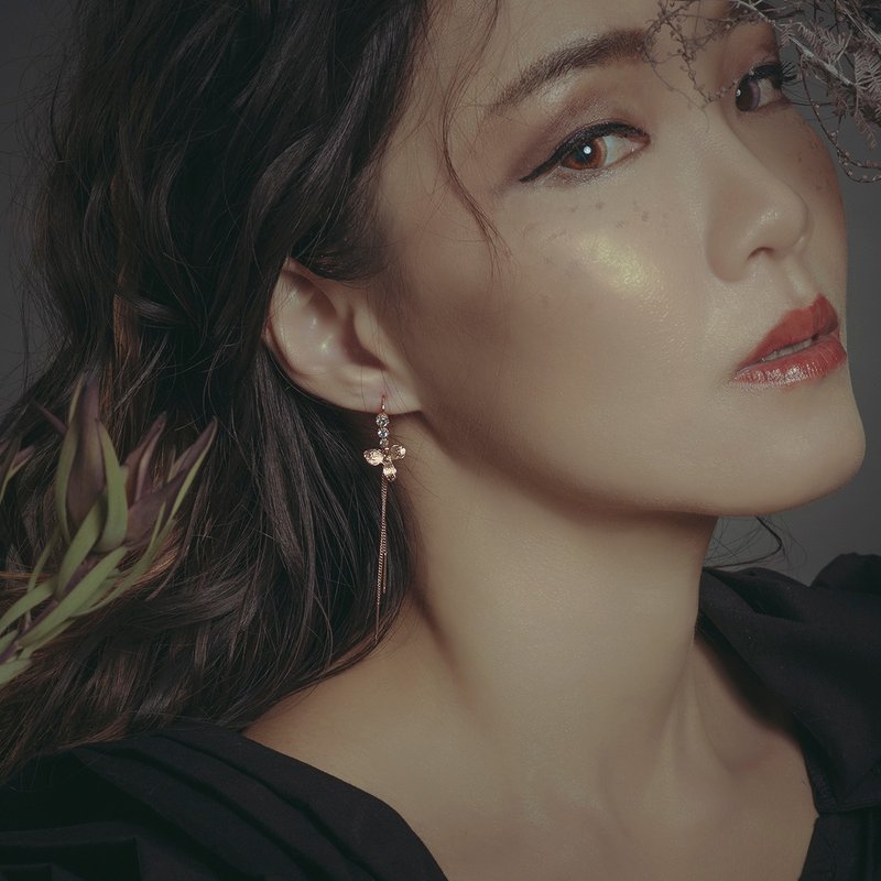 Herbology | 草药学系列 - 延龄草花瓣 * 耳环 - 耳环/耳夹 - 铜/黄铜 金色