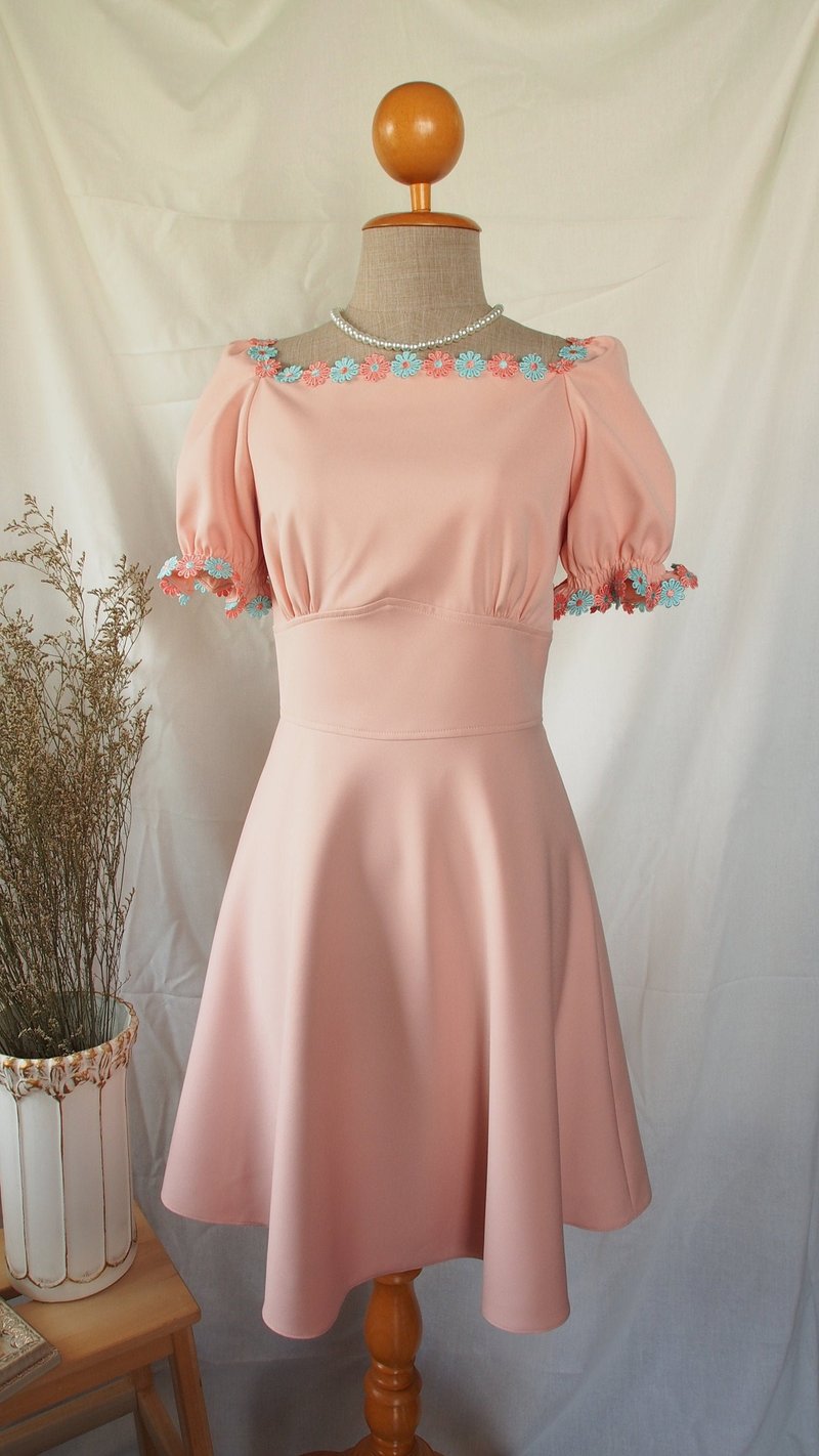 Old rose dress puff sleeve vintage retro style sundress cute handmade dress - 洋装/连衣裙 - 聚酯纤维 粉红色