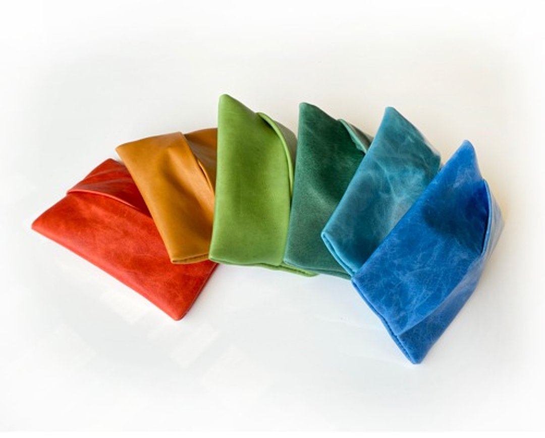 Colorful horse leather tissue case All 6 colors to choose from (limited colors available) - 化妆包/杂物包 - 真皮 