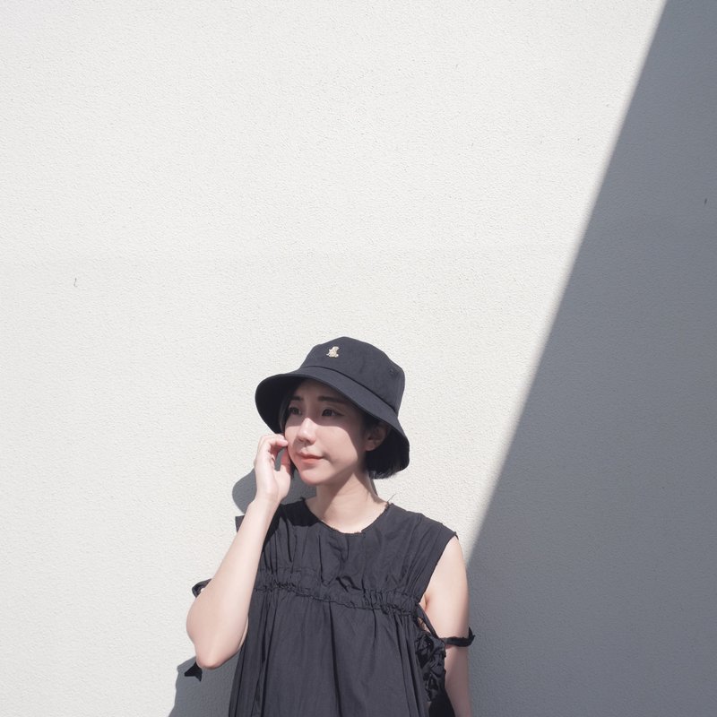 渔夫帽-缝珠招财小柴犬 - 帽子 - 棉．麻 黑色