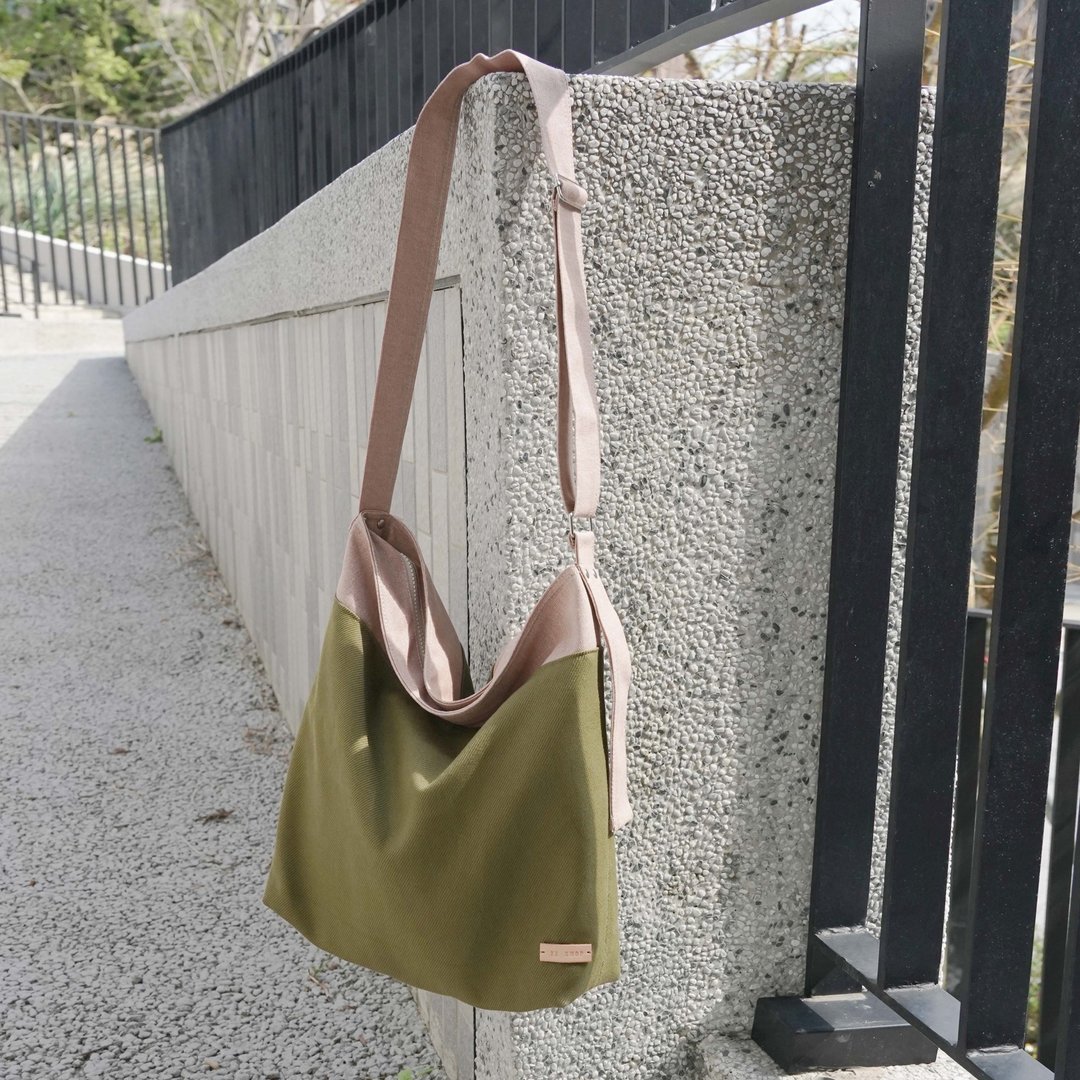 文青质感随性双色帆布 LAZY 包 斜背包 #抹茶绿 - 侧背包/斜挎包 - 棉 绿色