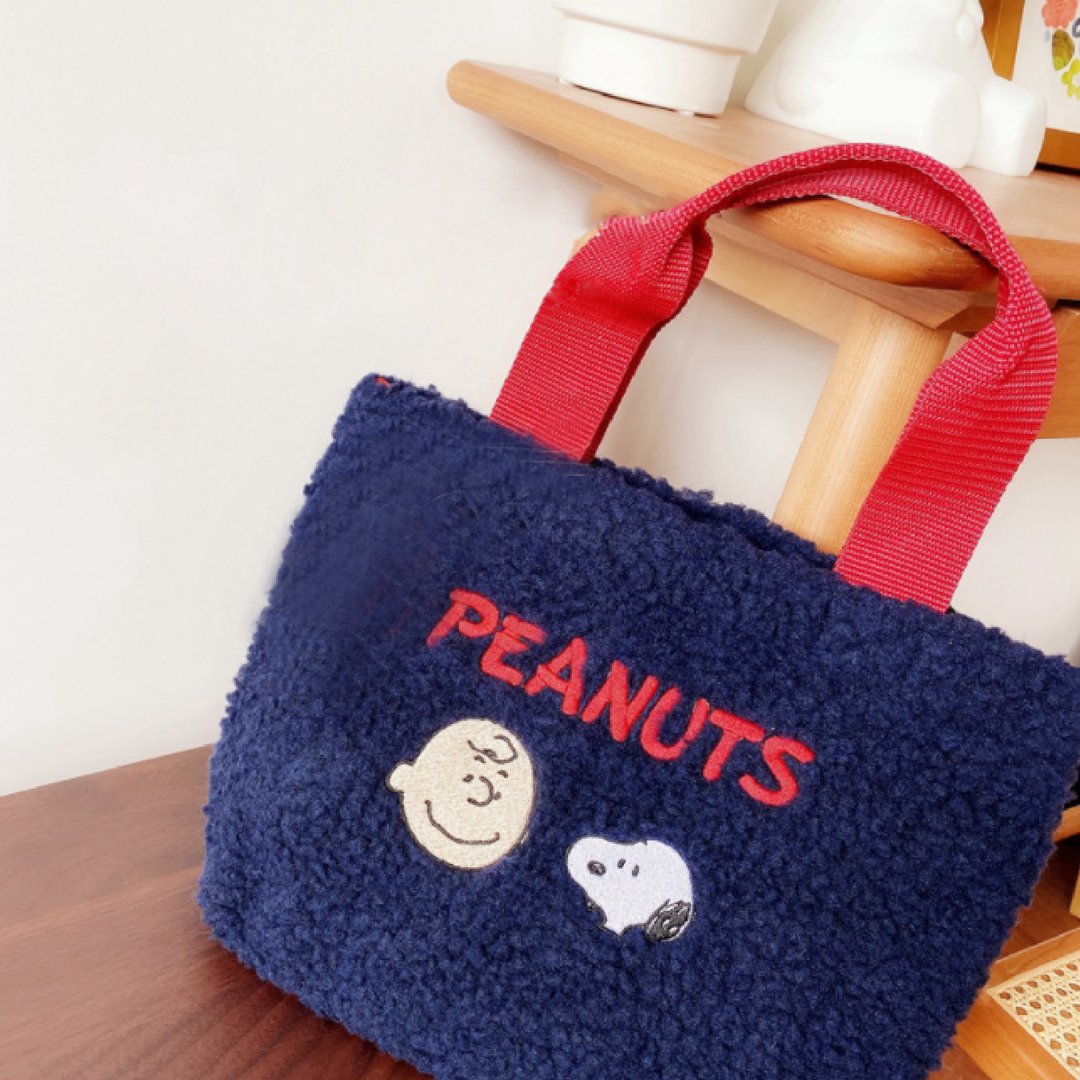 【Snoopy 买一送一】冬季限定史努比可爱羊羔绒手提包 毛绒造型包 - 手提包/手提袋 - 其他材质 